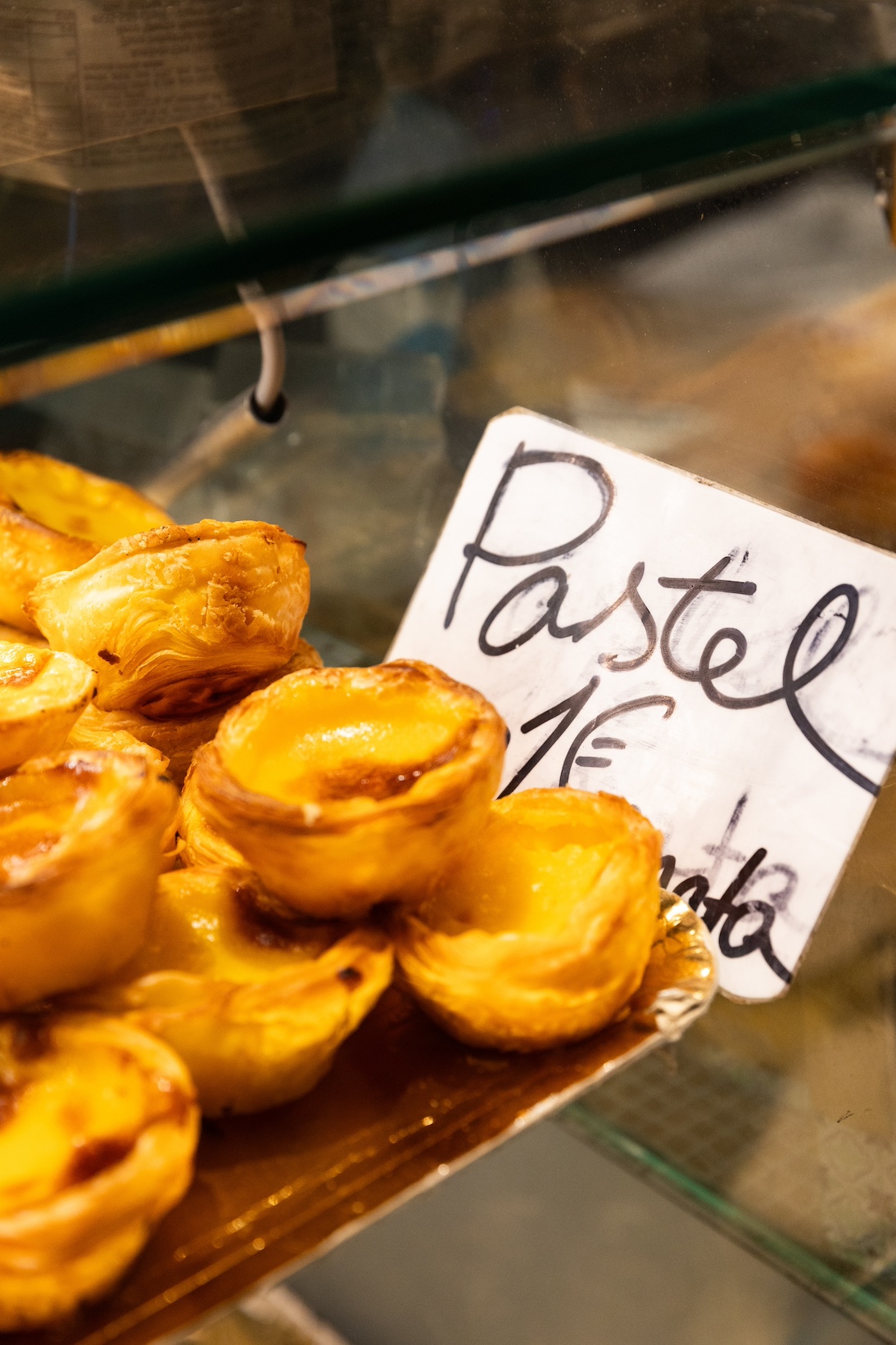 reiseziele_portugal-porto-pastei-de-nata-bolhao-market